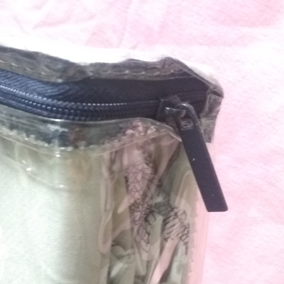 Charter Club Damask Designs Comforter Cover Set - Gray and White - Picture 6 of 14